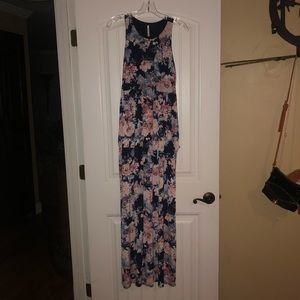 Bellamie Maxi dress w/ pockets